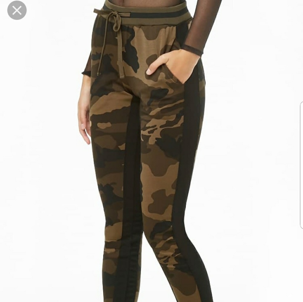 Camo Jogger track pants